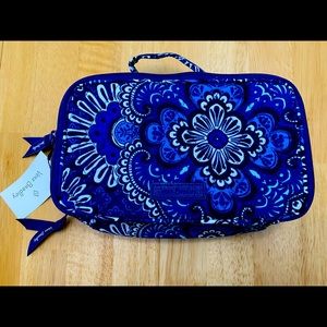 Vera Bradley Blush & Brush Makeup Case Blue Tapestry pattern
